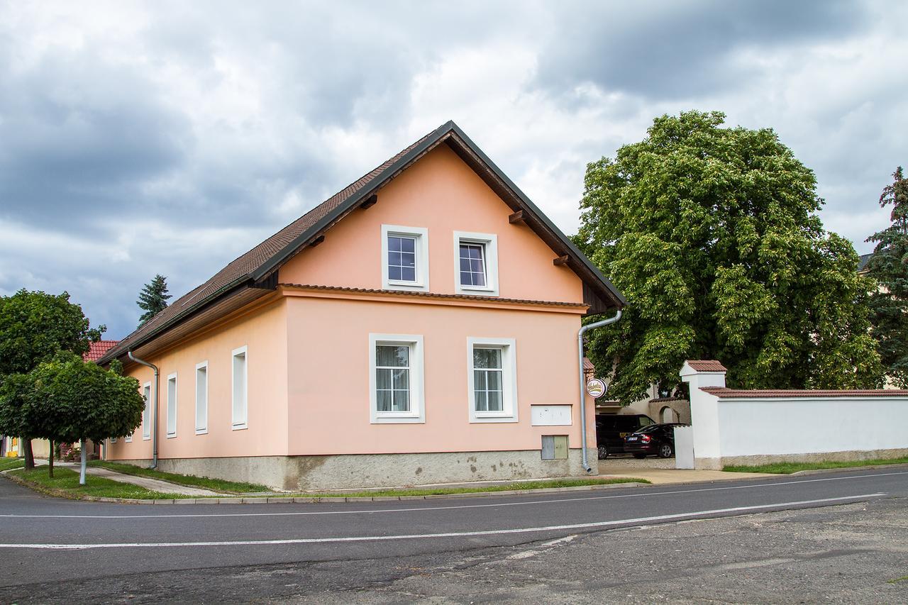 Penzion Vedomice エクステリア 写真
